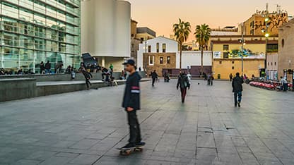 Descubre el barrio mediante fotos.